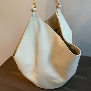 THE MEDIUM LOTUS TOTE from Khaite